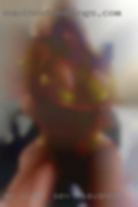 An older   sex in Savannah woman / couple. An older   sex in Savannah woman / couple.